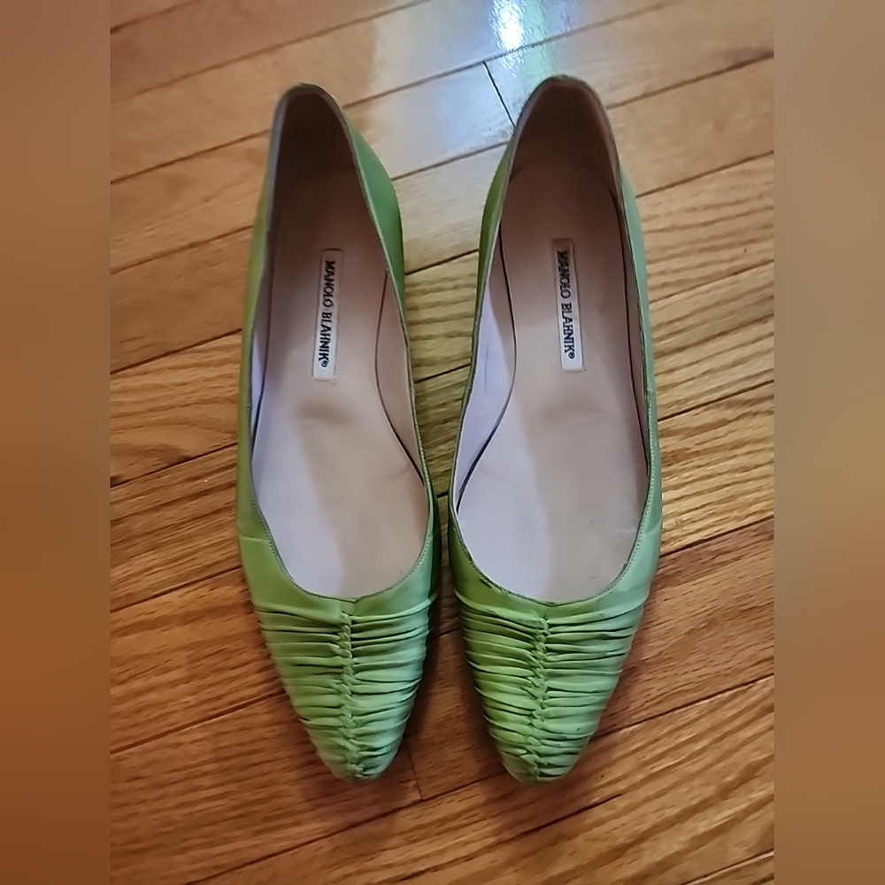 Manolo Blahnik Shoes - Picture 1 of 8